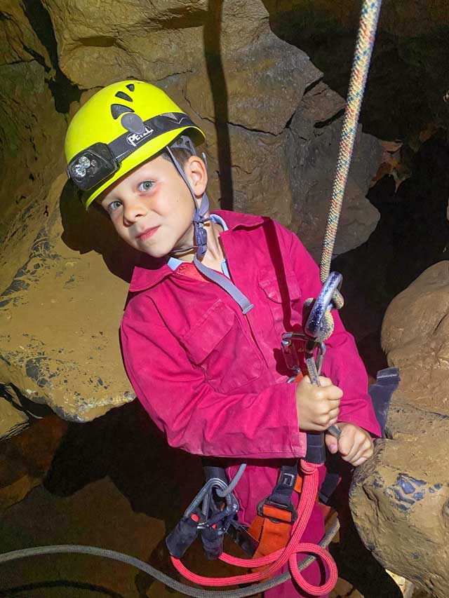 Grotte de l'Ermitage (Gorges de Galamus - Fenouillèdes) - Progression sur corde.